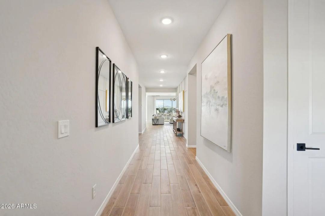 Real Estate Picture 5