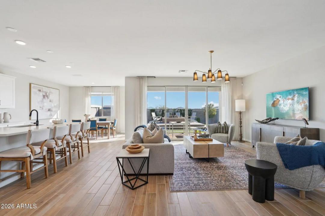 Real Estate Picture 6