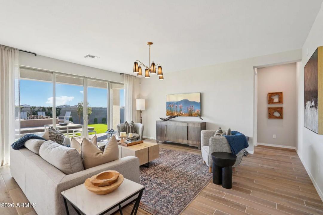 Real Estate Picture 8