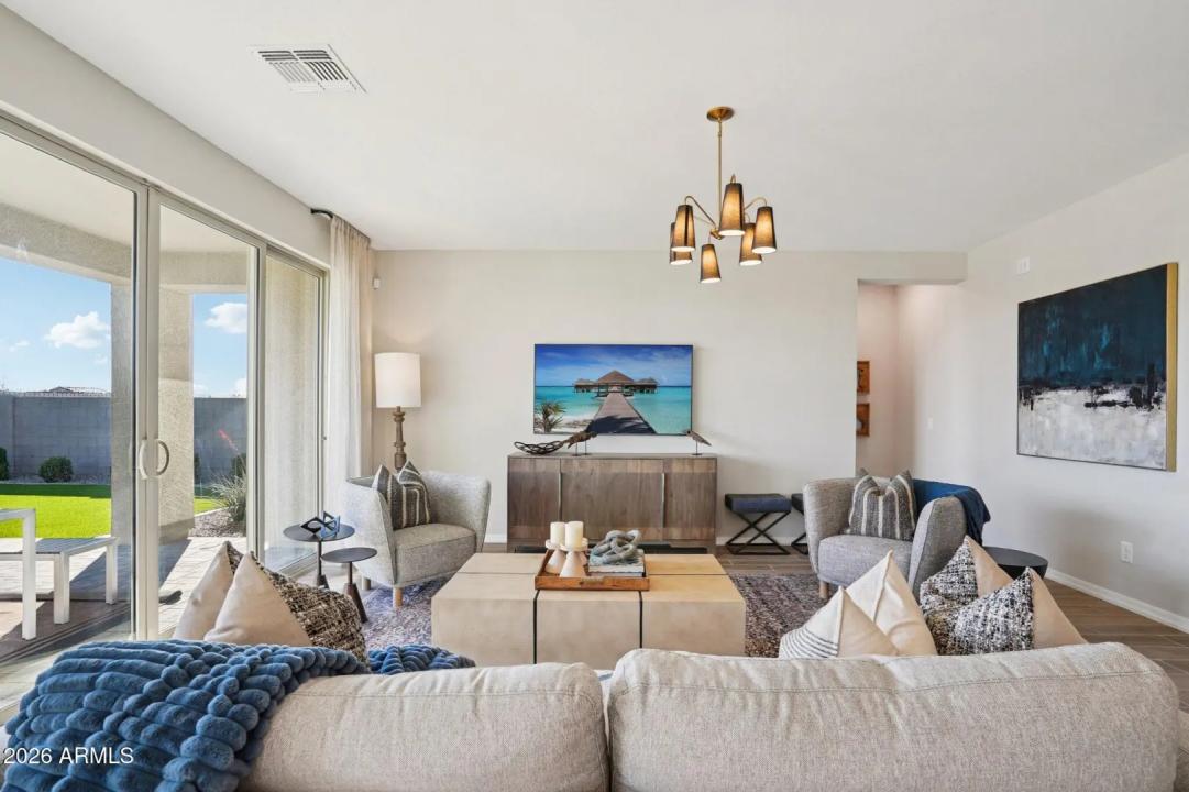 Real Estate Picture 10