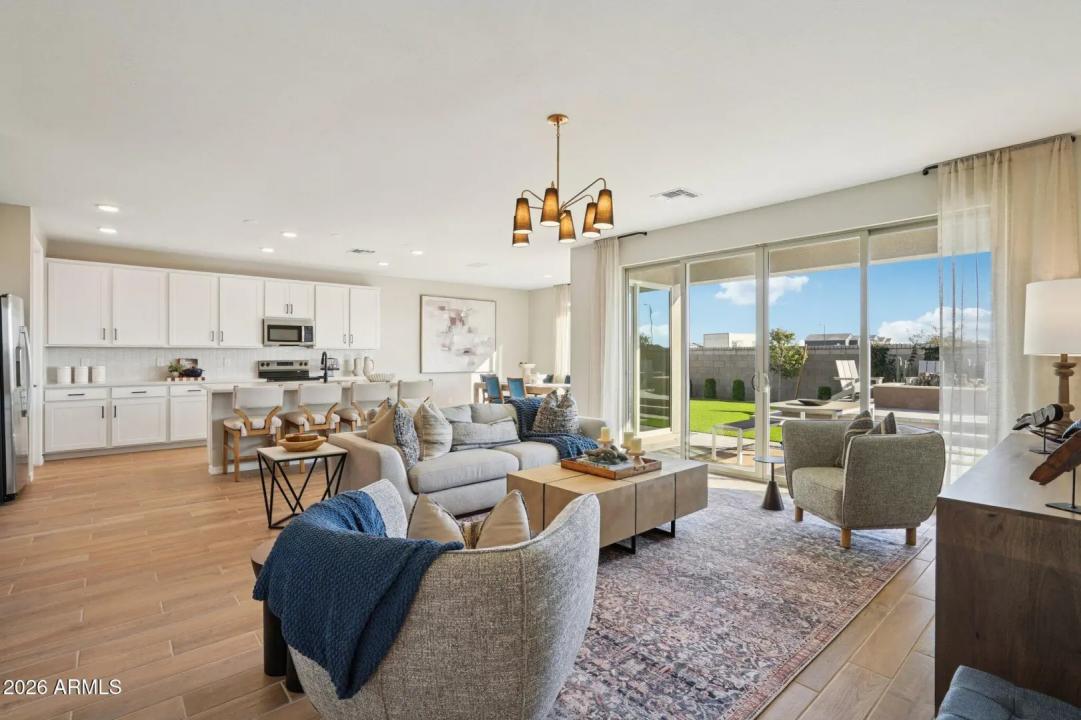 Real Estate Picture 11