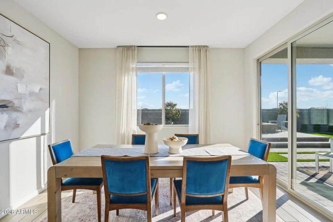 Real Estate Picture 14