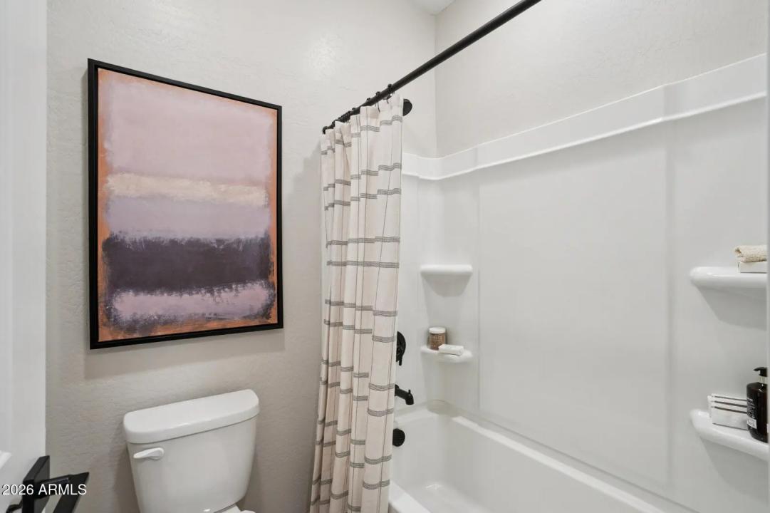 Real Estate Picture 23