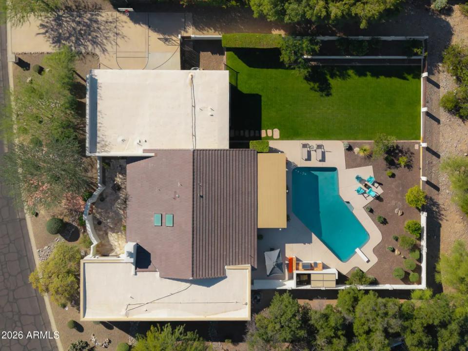 Real Estate Picture 22