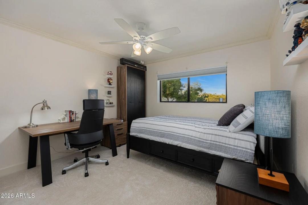 Real Estate Picture 14