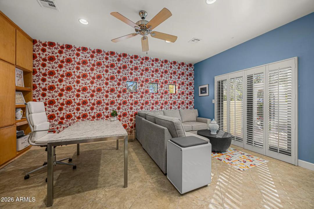 Real Estate Picture 12