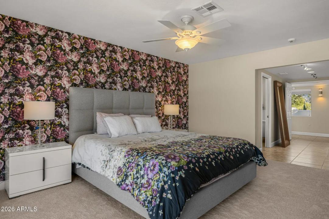 Real Estate Picture 11