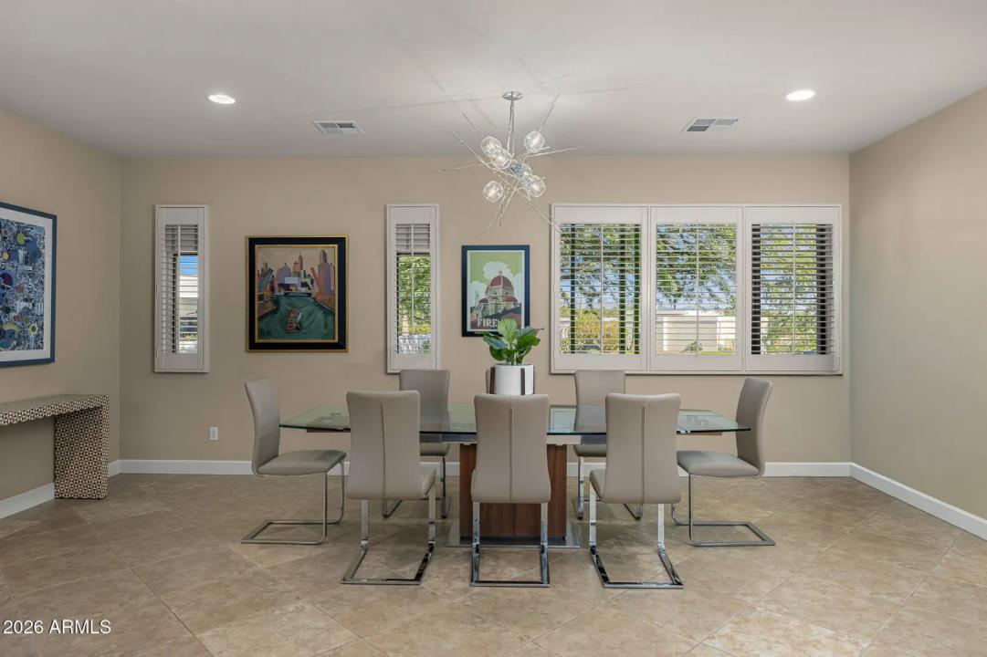 Real Estate Picture 8