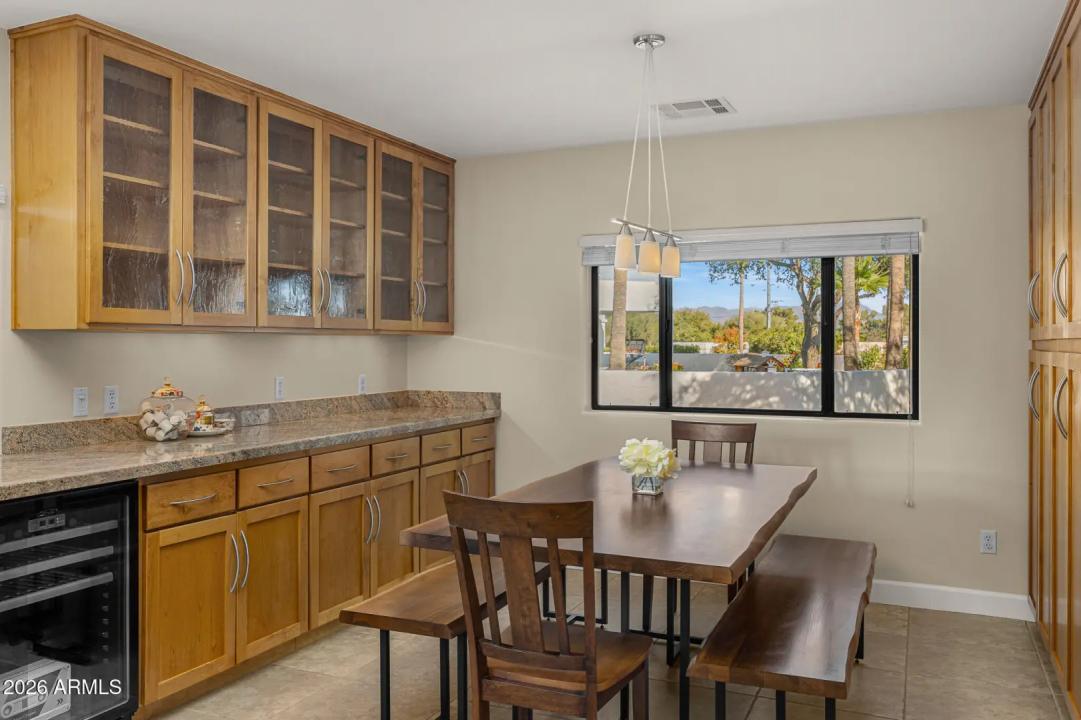 Real Estate Picture 6