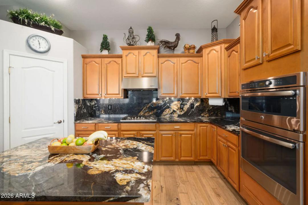 Real Estate Picture 7