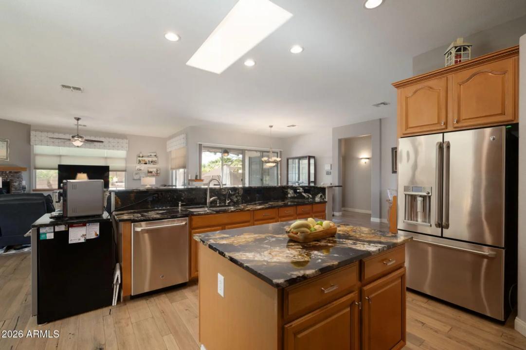 Real Estate Picture 5