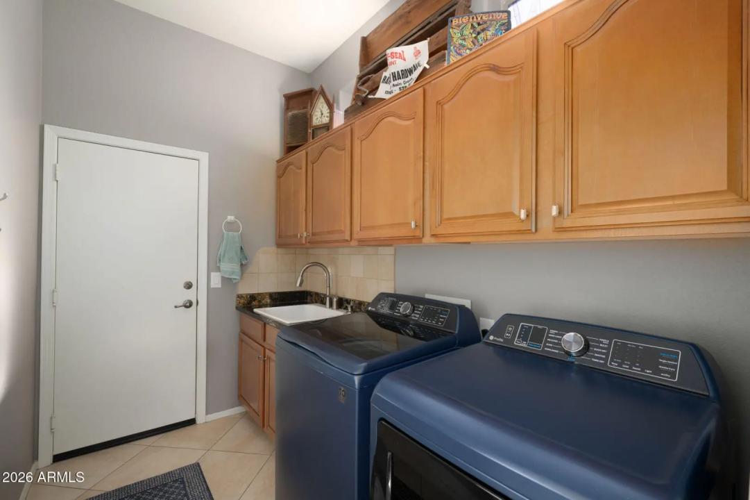 Real Estate Picture 16