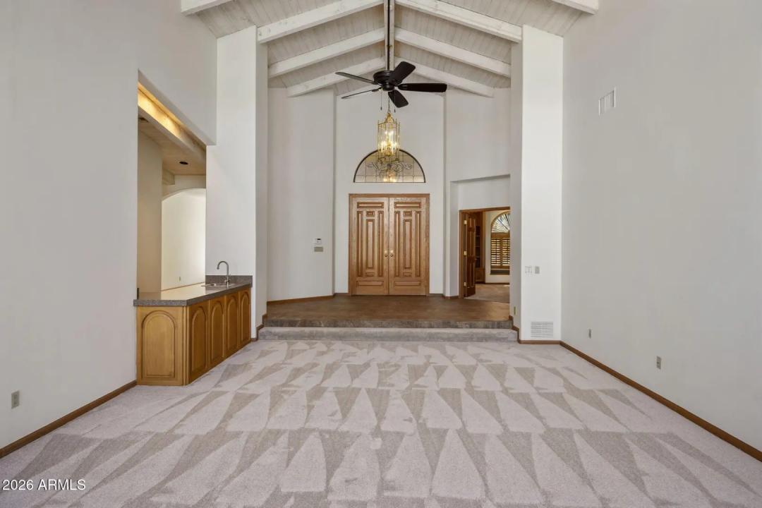 Real Estate Picture 5