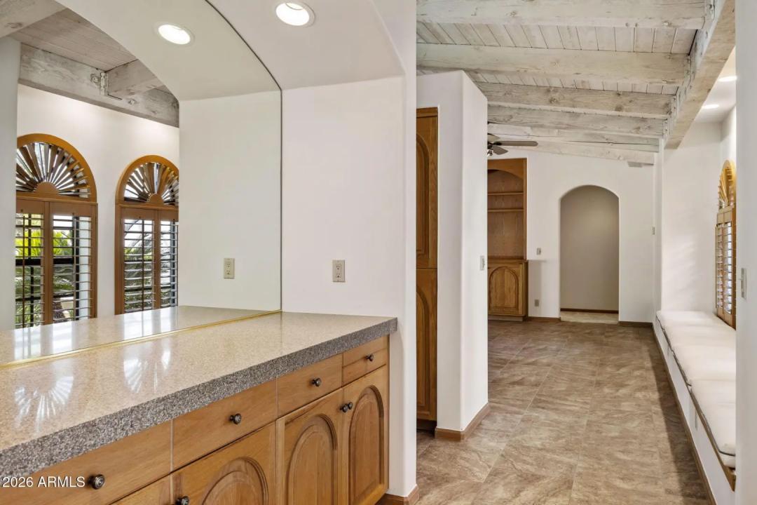 Real Estate Picture 16