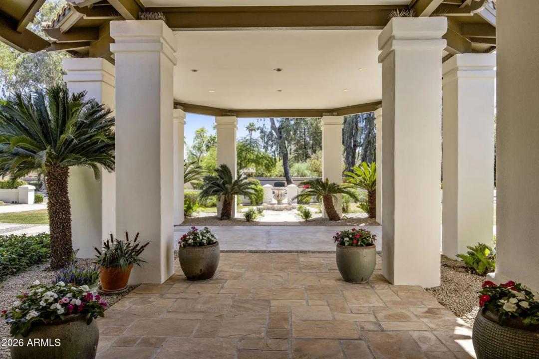 Real Estate Picture 3