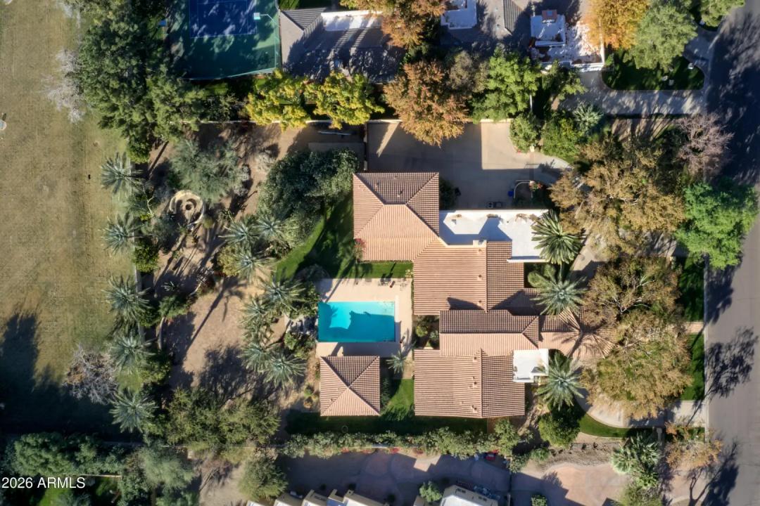 Real Estate Picture 50
