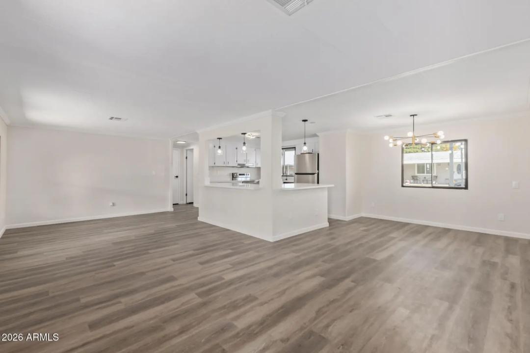 Real Estate Picture 3