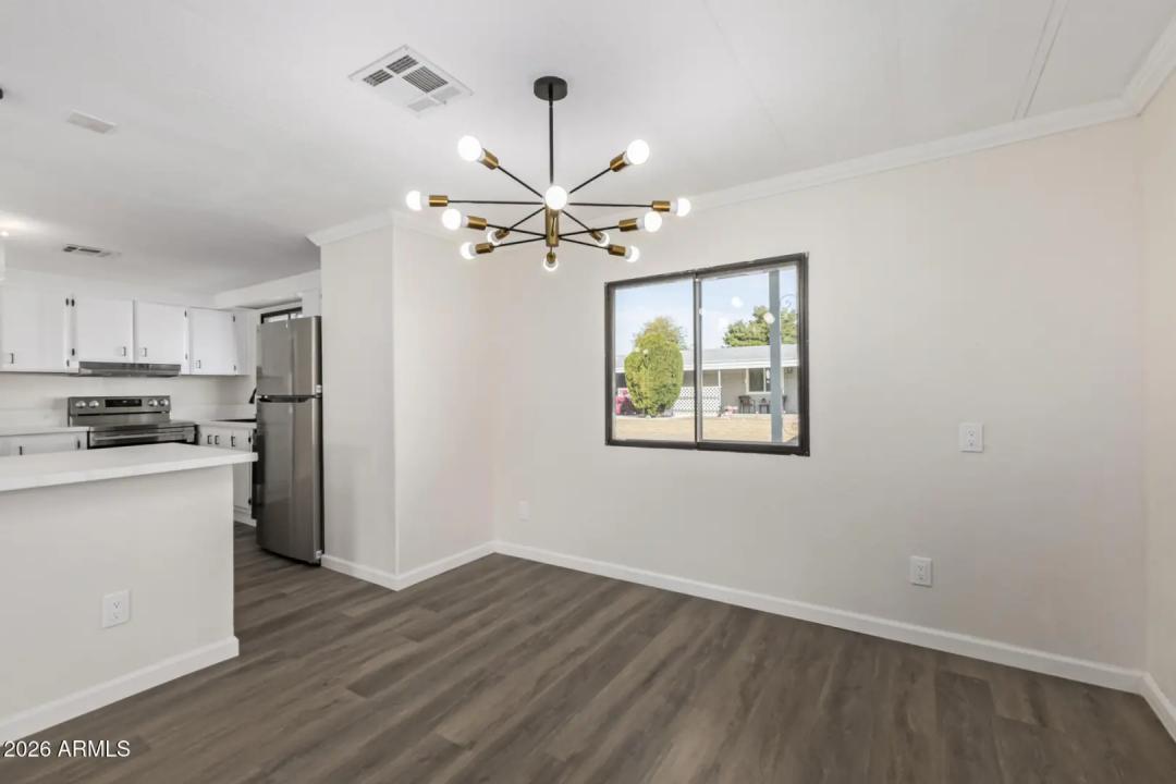 Real Estate Picture 5