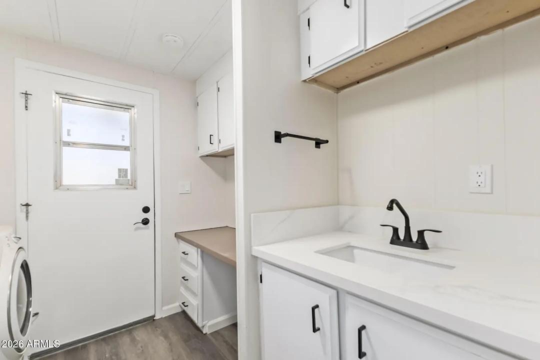 Real Estate Picture 14