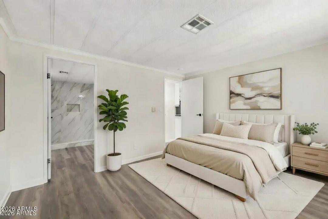 Real Estate Picture 10