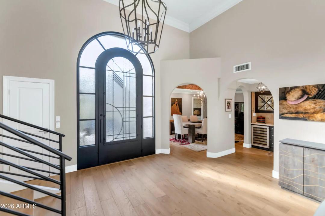 Real Estate Picture 4