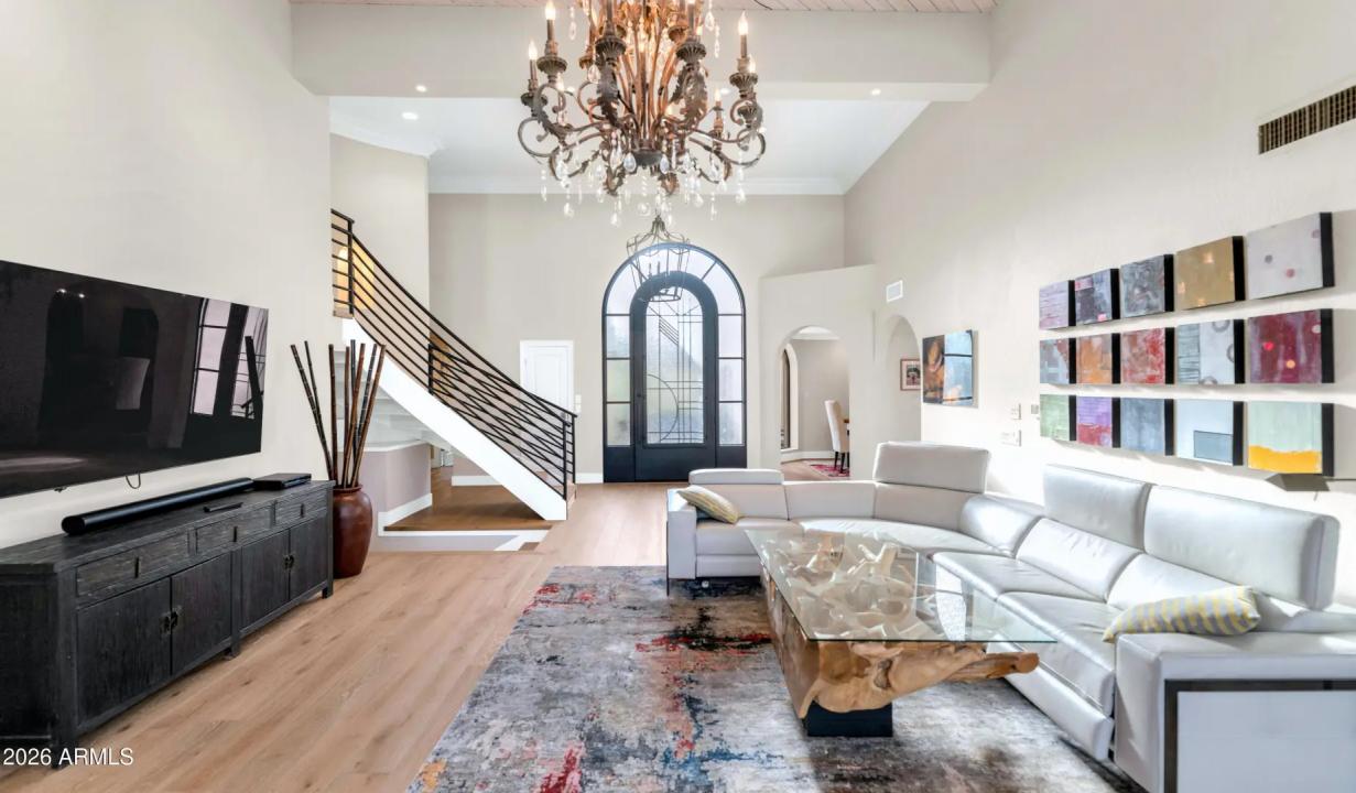 Real Estate Picture 9