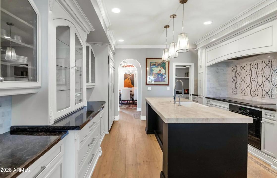 Real Estate Picture 12