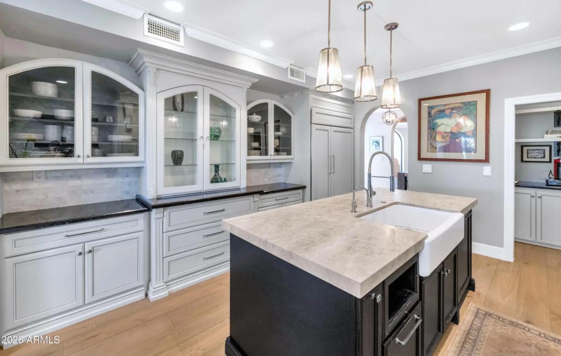 Real Estate Picture 13