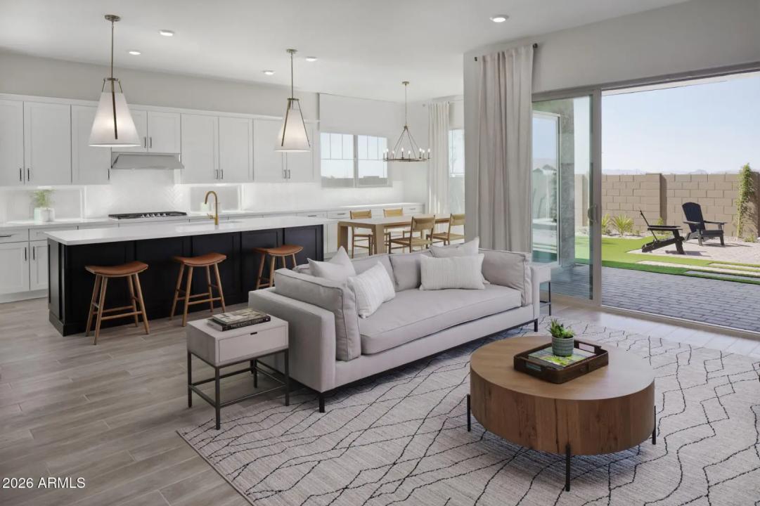 Real Estate Picture 4