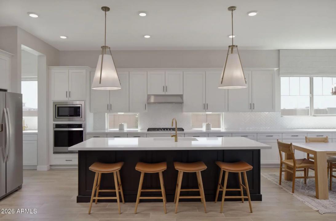 Real Estate Picture 5