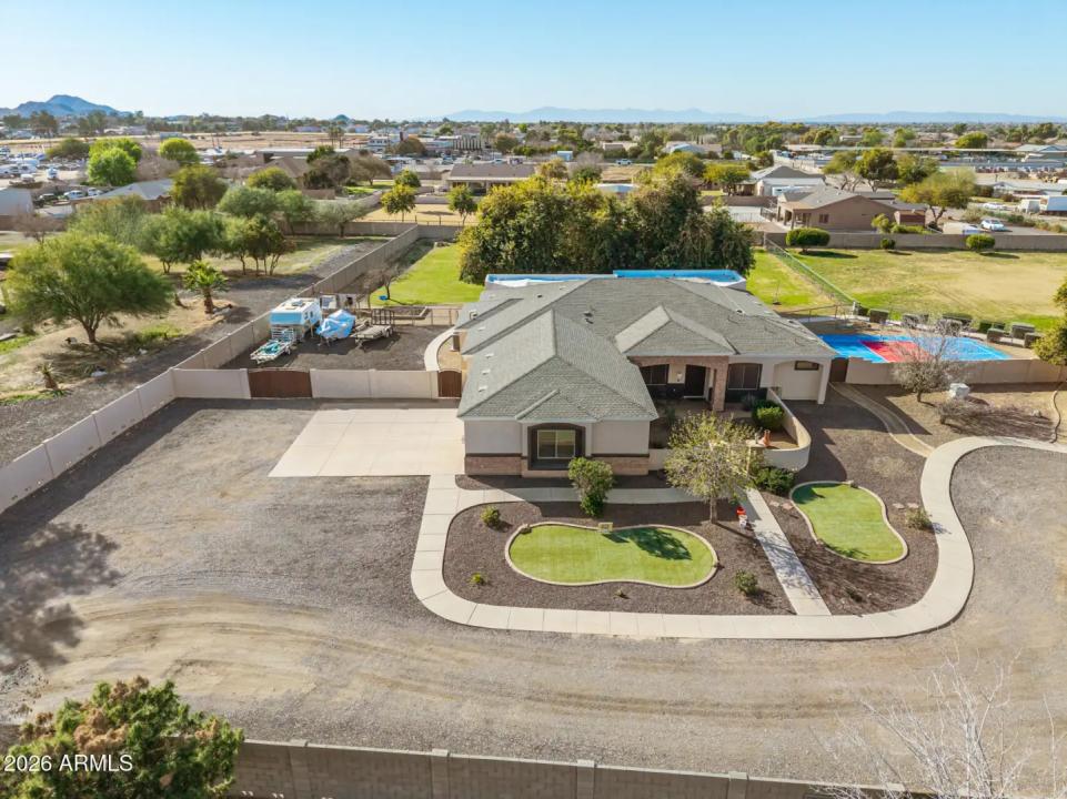 Real Estate Picture 2