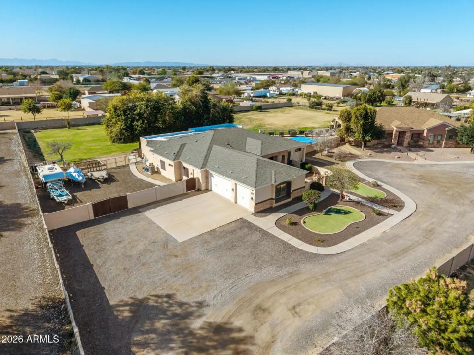 Real Estate Picture 8