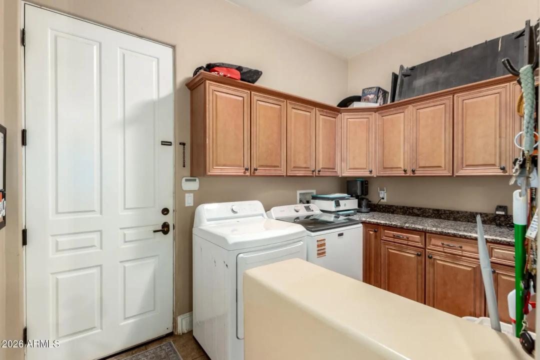 Real Estate Picture 43