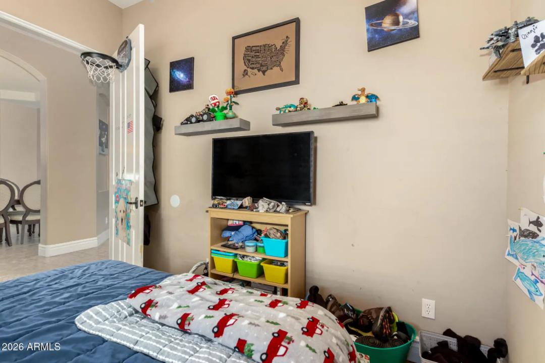 Real Estate Picture 32