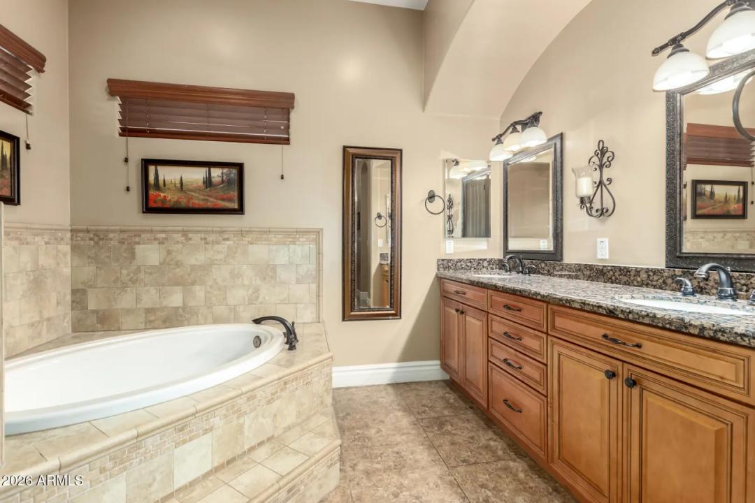 Real Estate Picture 30