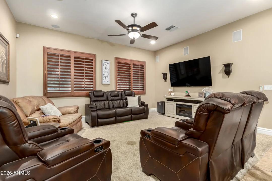 Real Estate Picture 22