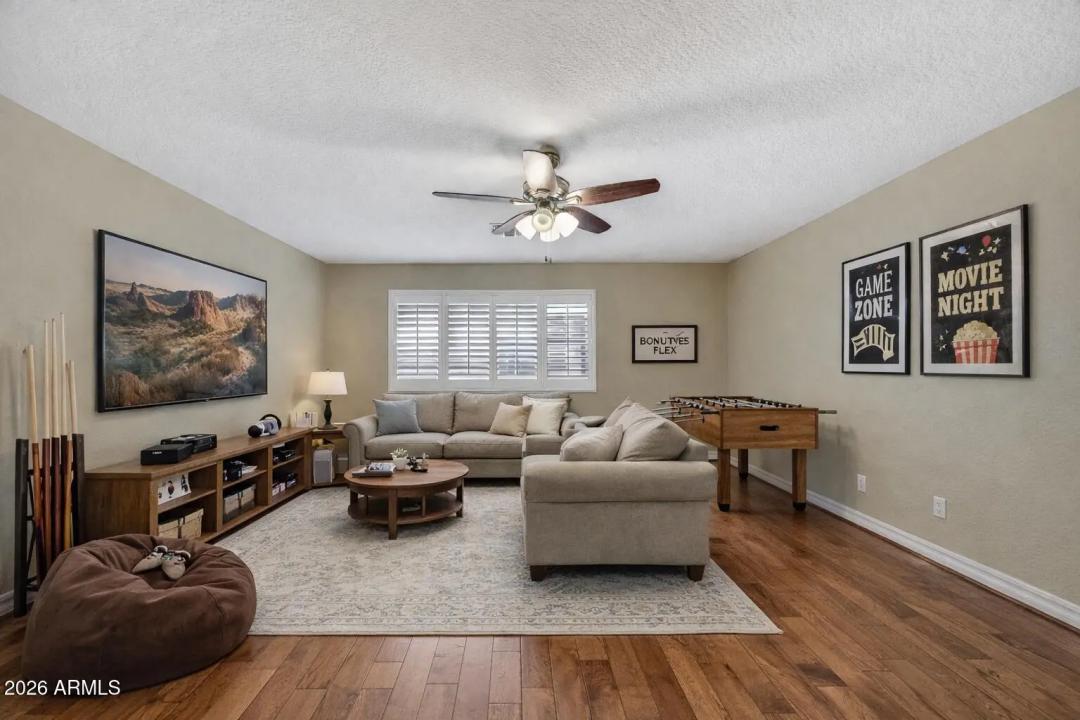 Real Estate Picture 14