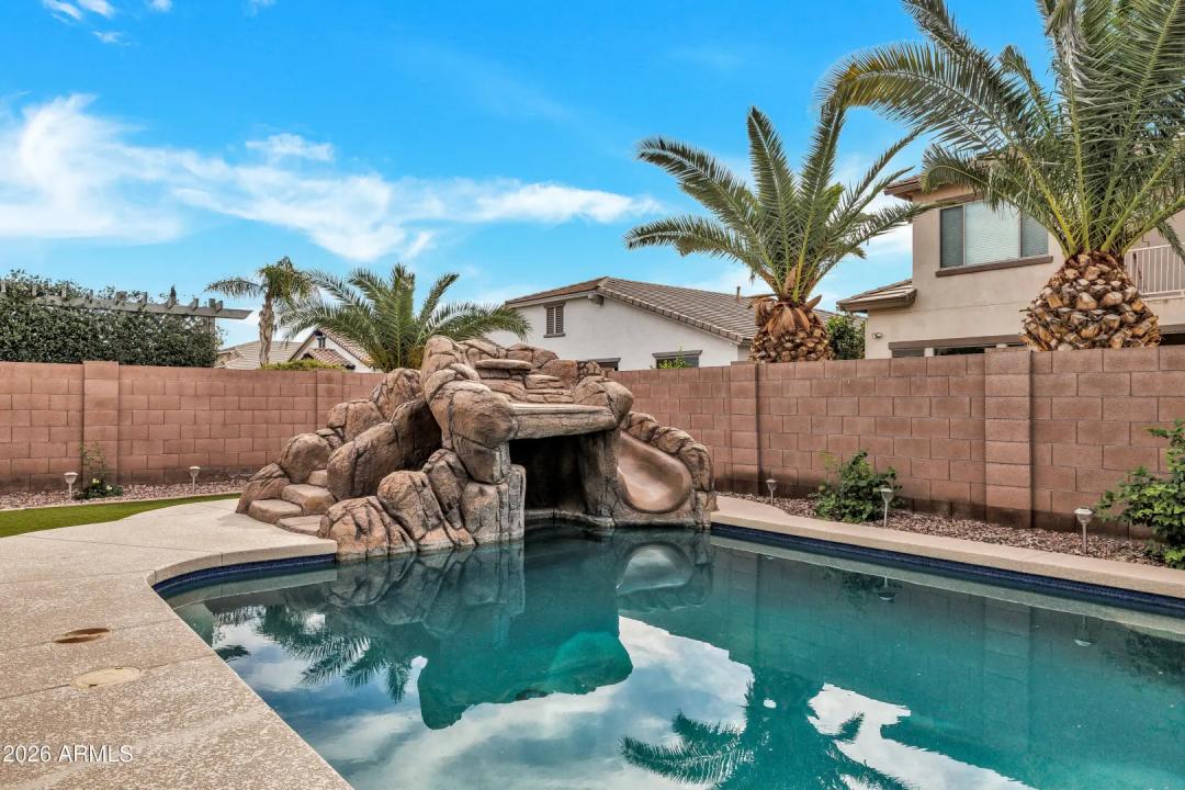 Real Estate Picture 21