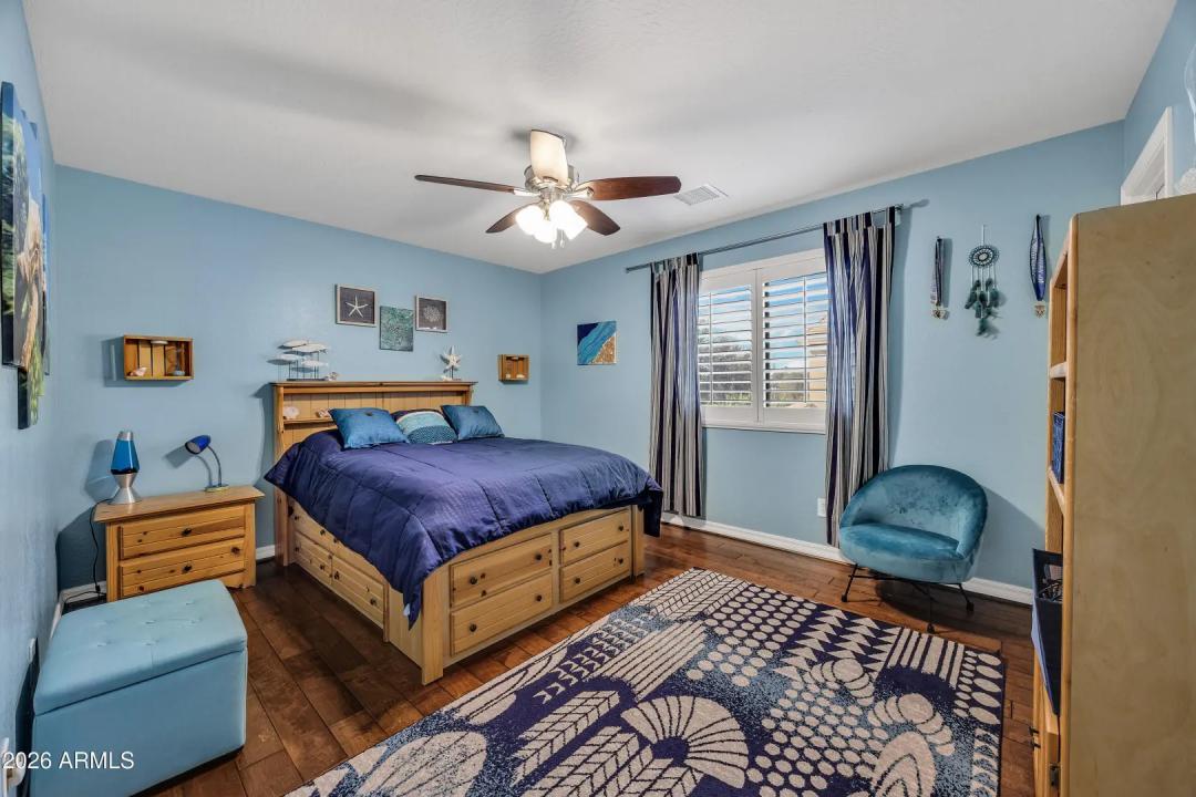 Real Estate Picture 17