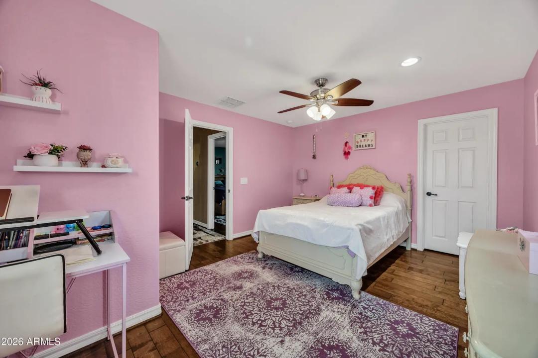 Real Estate Picture 18