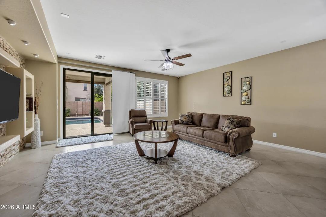 Real Estate Picture 6