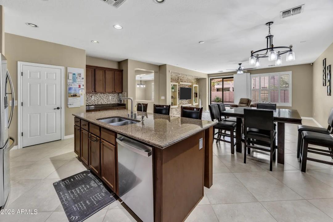 Real Estate Picture 8