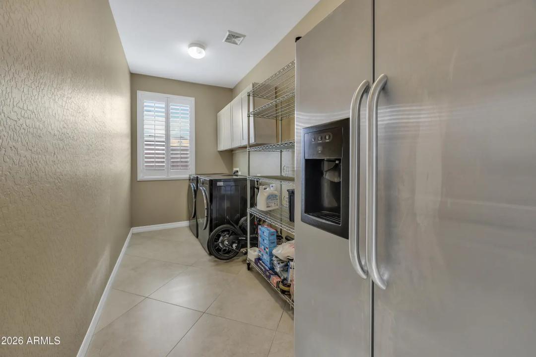 Real Estate Picture 19