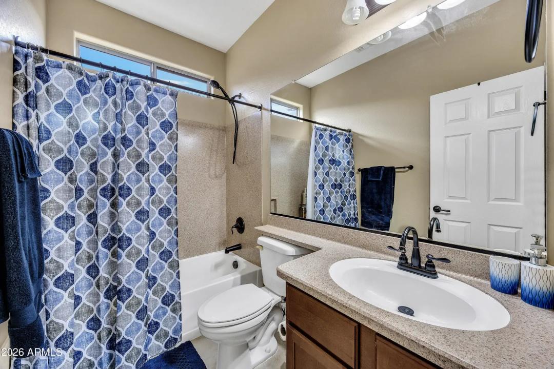 Real Estate Picture 11