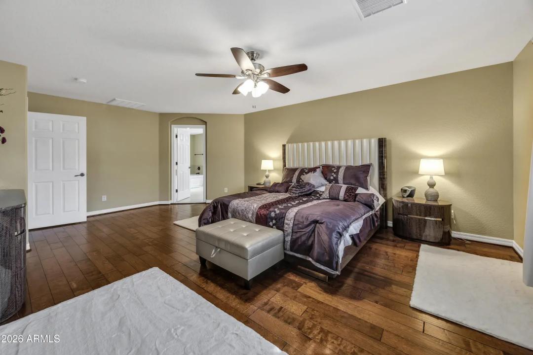 Real Estate Picture 12