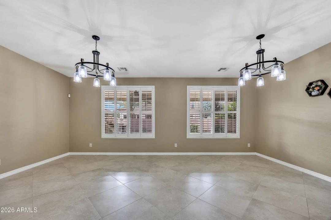 Real Estate Picture 4