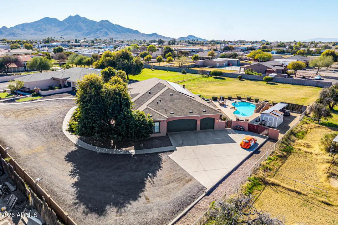 Real Estate Picture 6