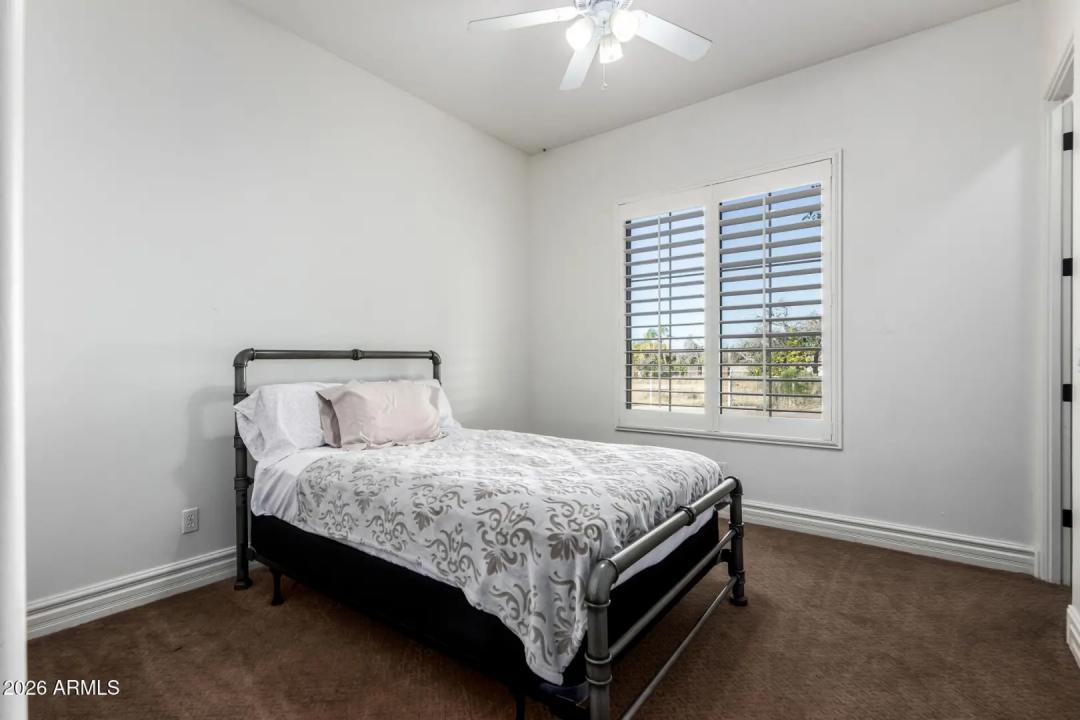 Real Estate Picture 34