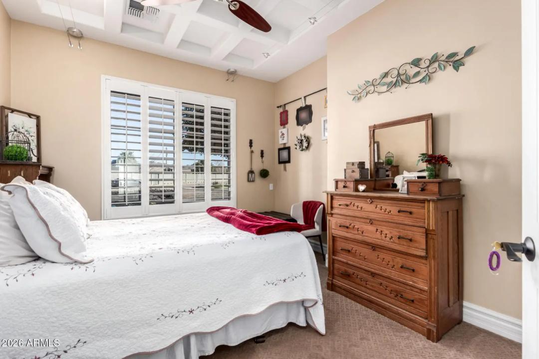 Real Estate Picture 30