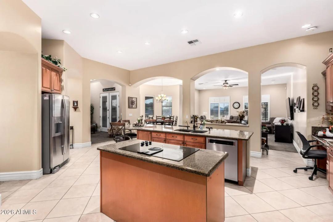 Real Estate Picture 15